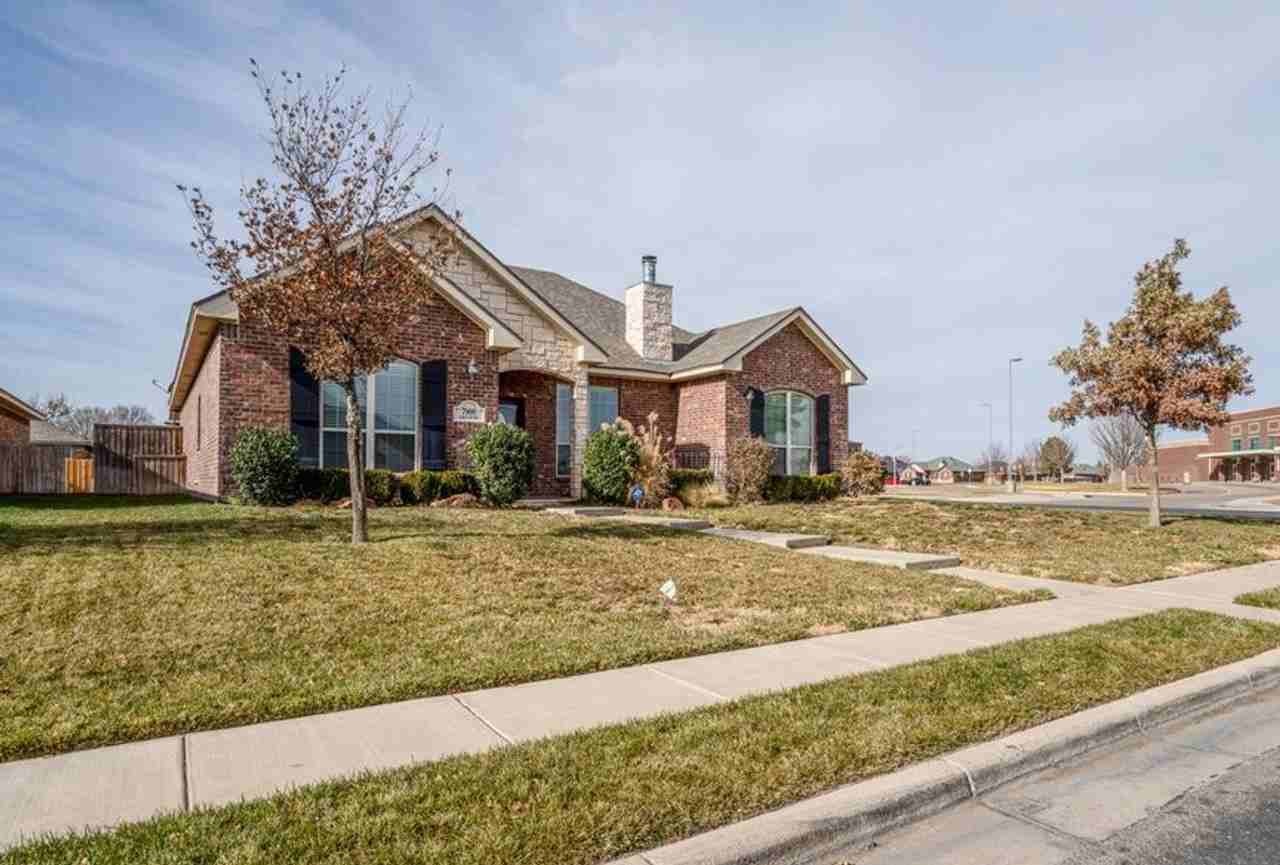 7900 Shreveport Dr - Photo 3 of 30