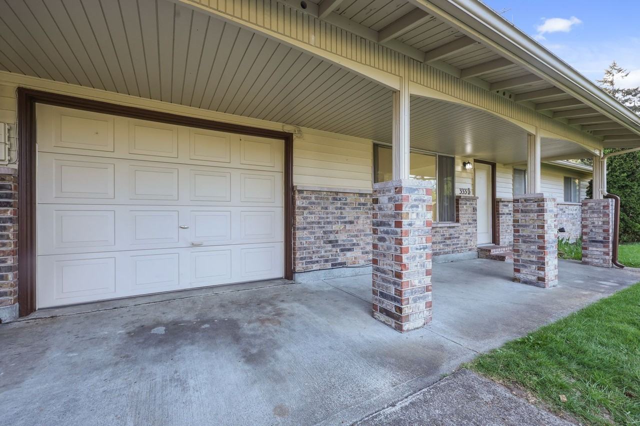 333 Choker St Se #B - Photo 3 of 28
