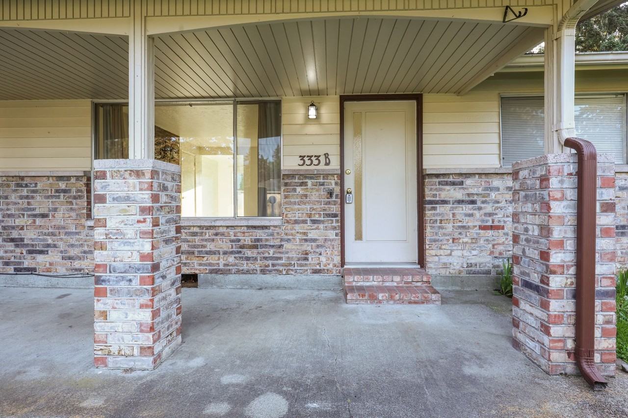 333 Choker St Se #B - Photo 4 of 28