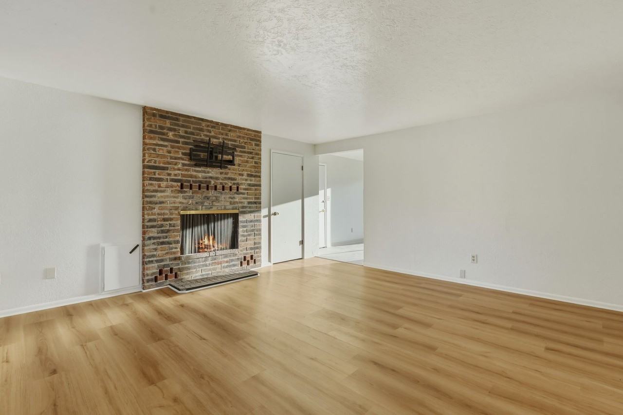 333 Choker St Se #B - Photo 7 of 28