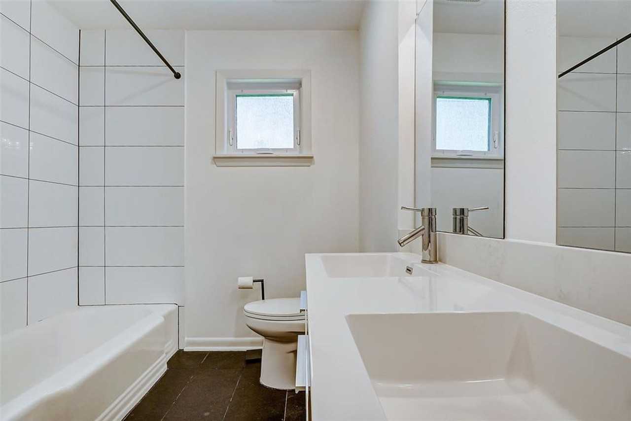 1202 Shadeland Dr - Photo 4 of 13