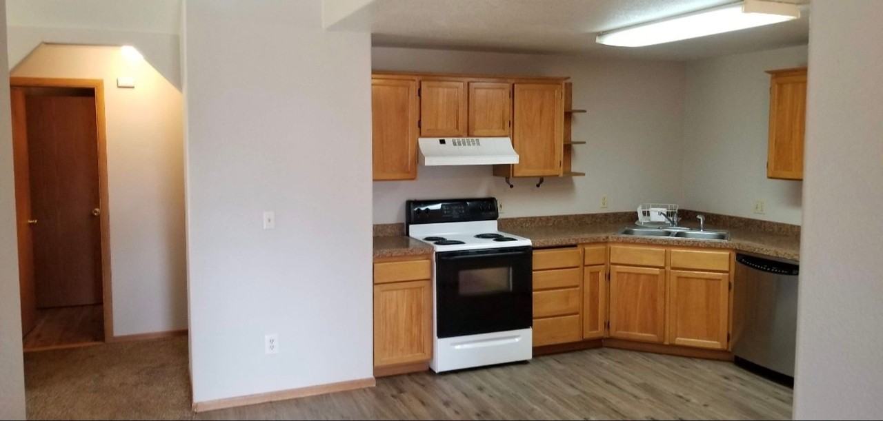 2719 Sw 28th St - Photo 3 of 8