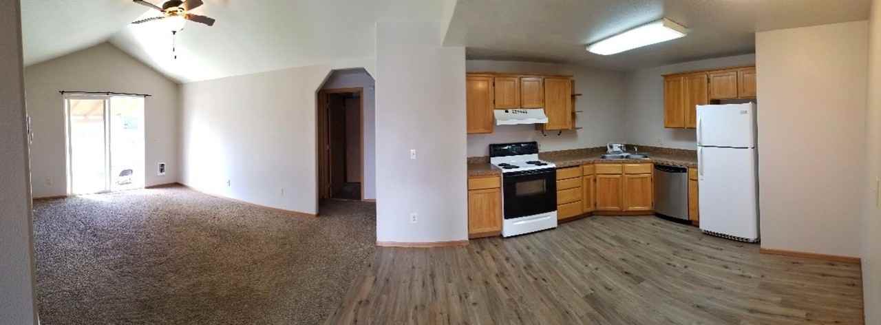 2719 Sw 28th St - Photo 4 of 8