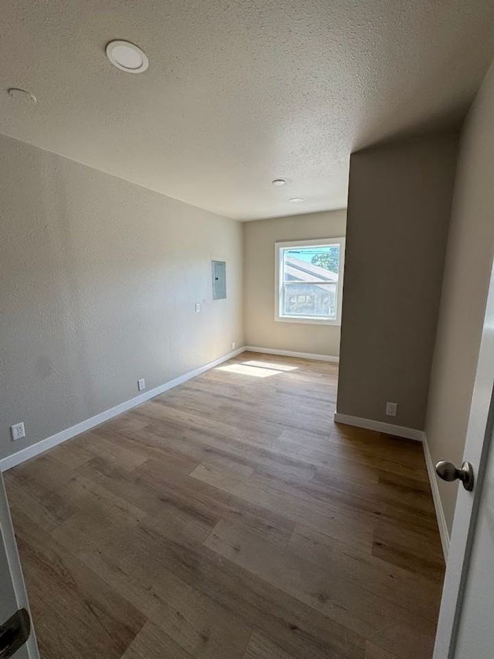227 S 6th St - Photo 7 of 11