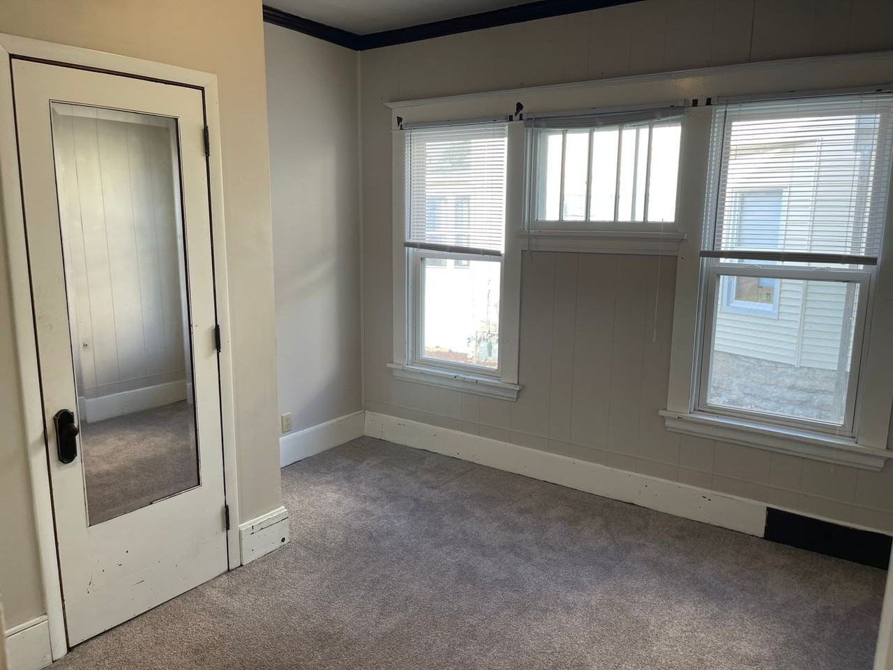 801 Scott Ave - Photo 3 of 14