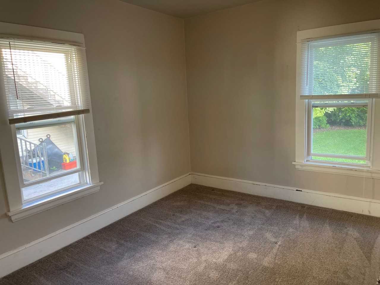 801 Scott Ave - Photo 4 of 14