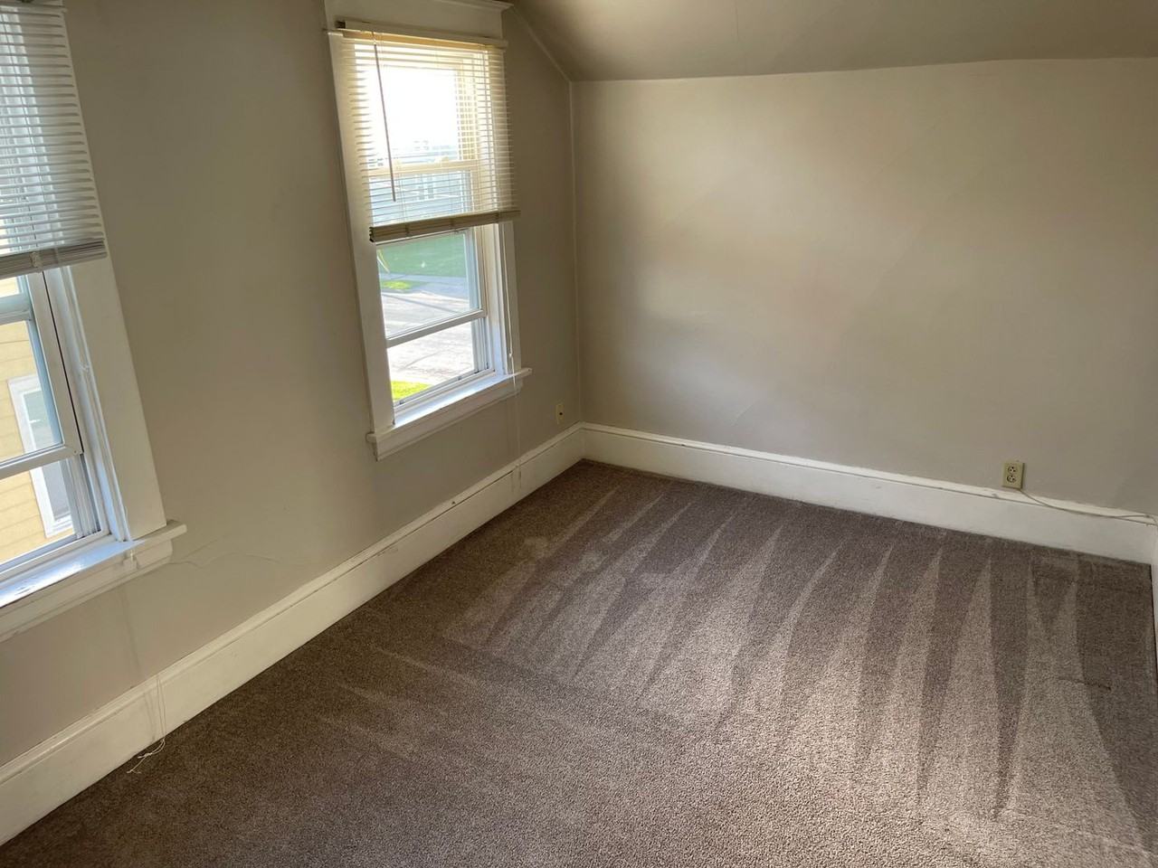 801 Scott Ave - Photo 6 of 14