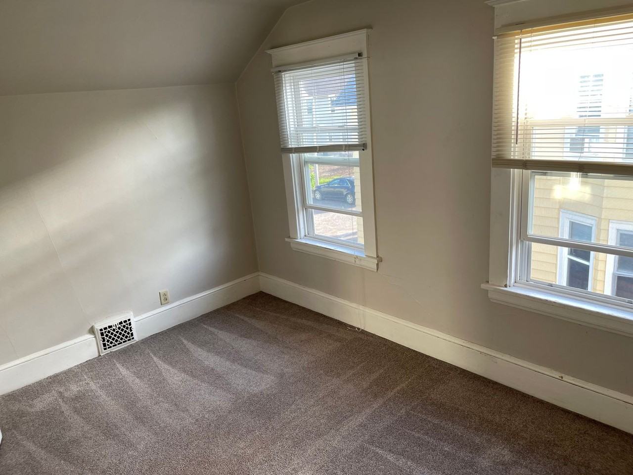 801 Scott Ave - Photo 7 of 14