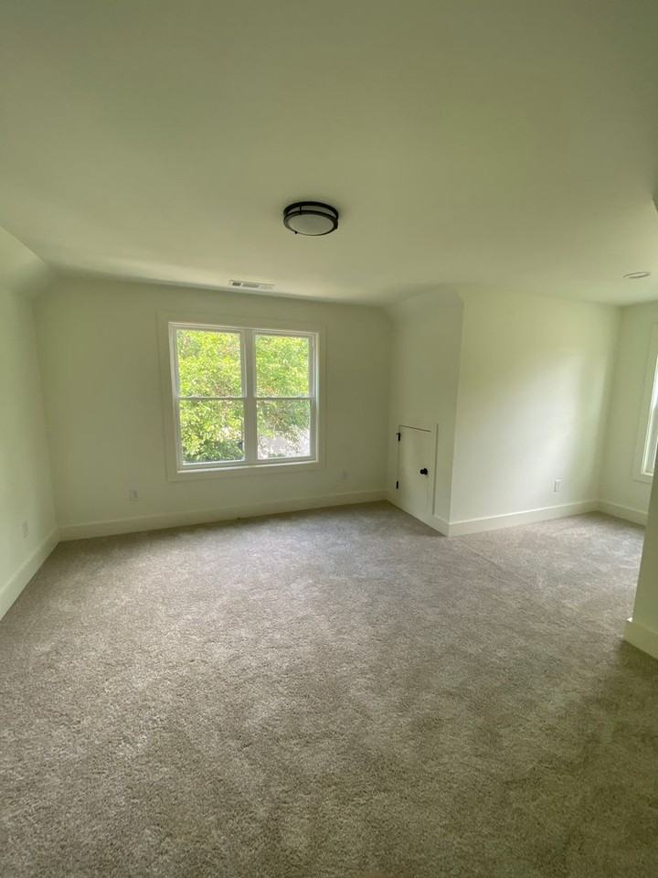 2348 Woodcastle Ln Se - Photo 5 of 12