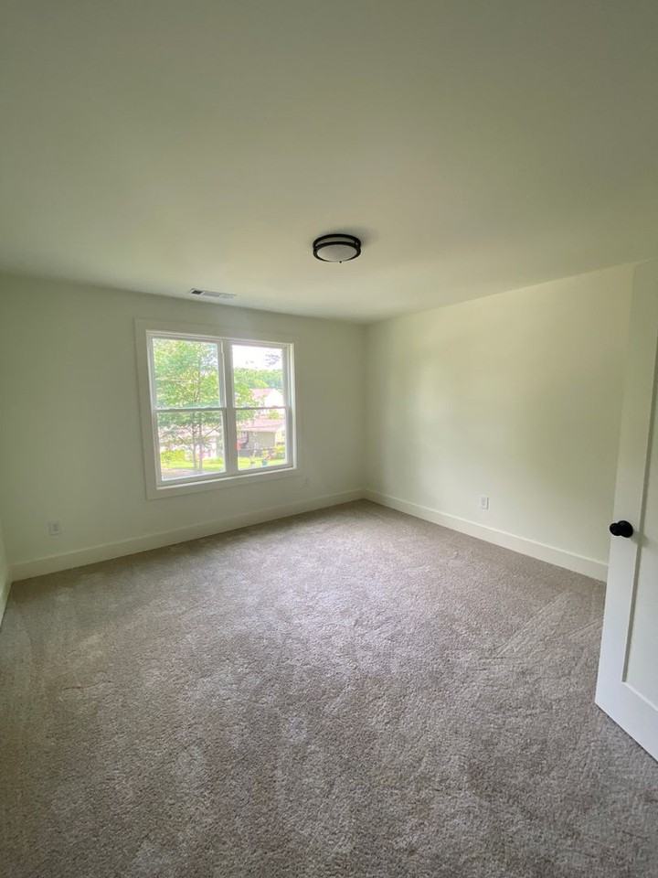 2348 Woodcastle Ln Se - Photo 7 of 12