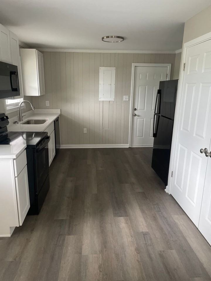 2037 Althea St - Photo 3 of 10