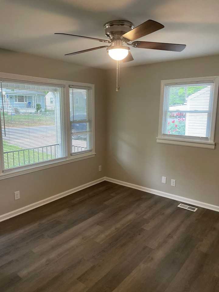 1447 Marne St - Photo 2 of 6