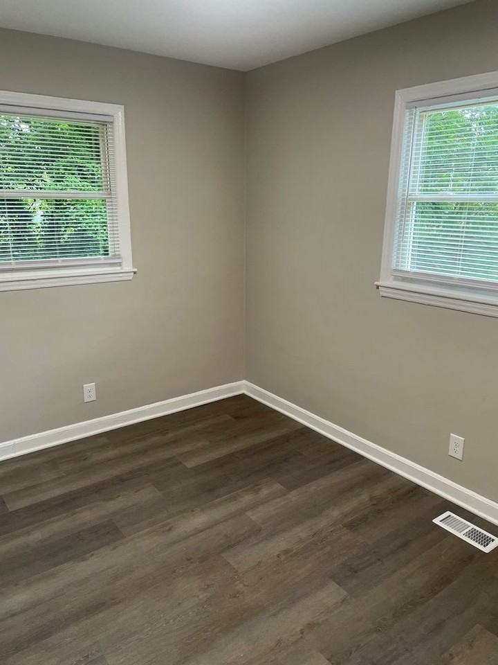 1447 Marne St - Photo 5 of 6