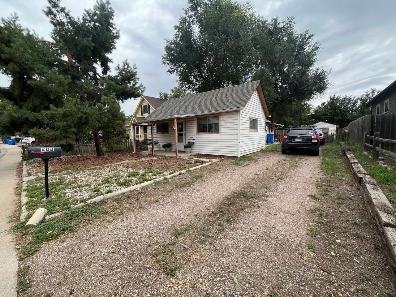 208 2nd St - Photo 3 of 16