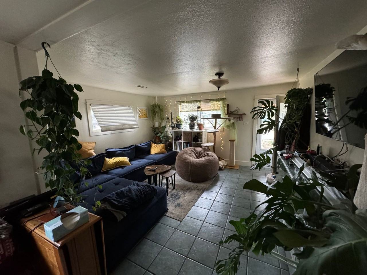208 2nd St - Photo 4 of 16