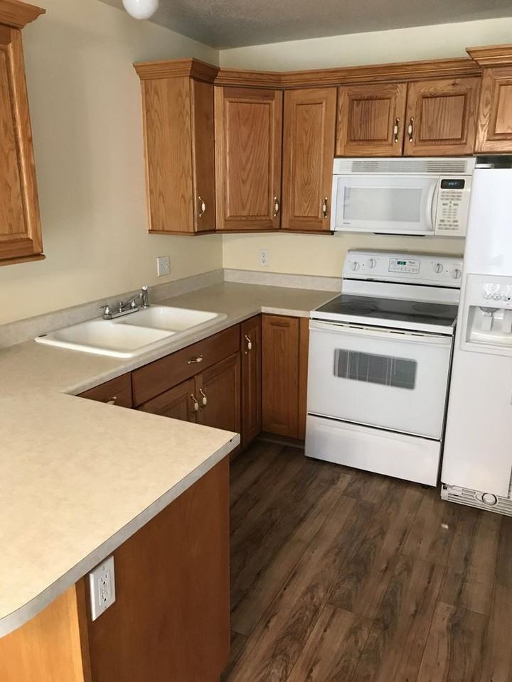 808 S 150 E - Photo 5 of 11