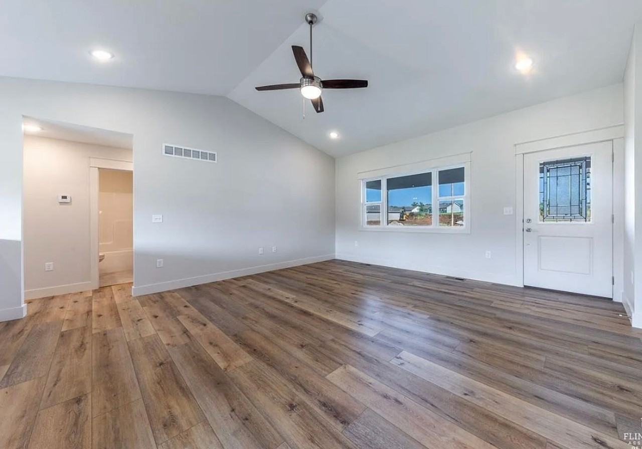 9163 Bullfrog Dr - Photo 3 of 17