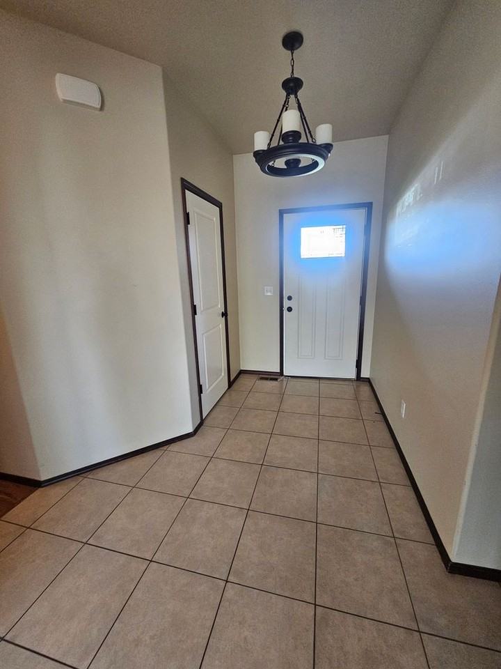 2606 N Columbia St - Photo 3 of 31