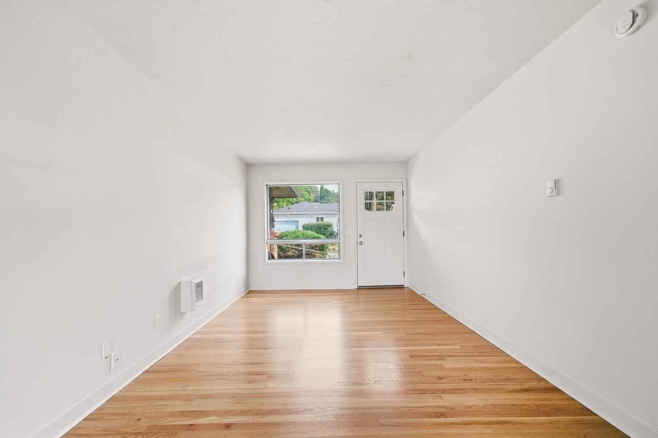 7110 Se Grant St - Photo 3 of 23