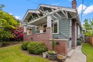 featured image of 111 N 49th St