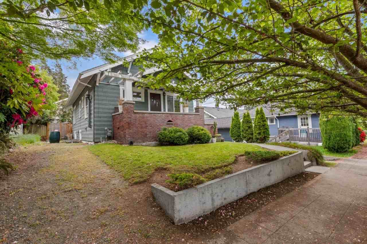 111 N 49th St - Photo 3 of 32