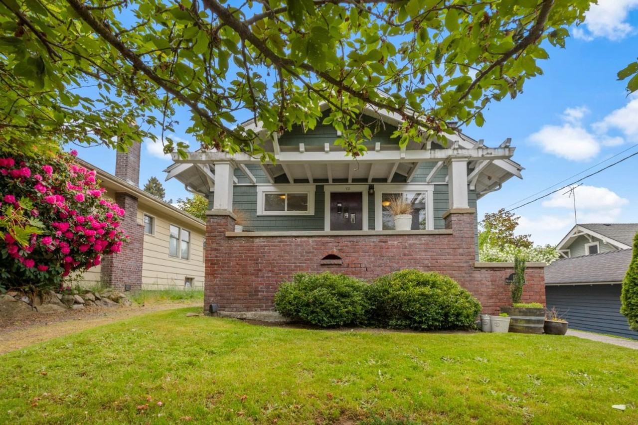 111 N 49th St - Photo 4 of 32