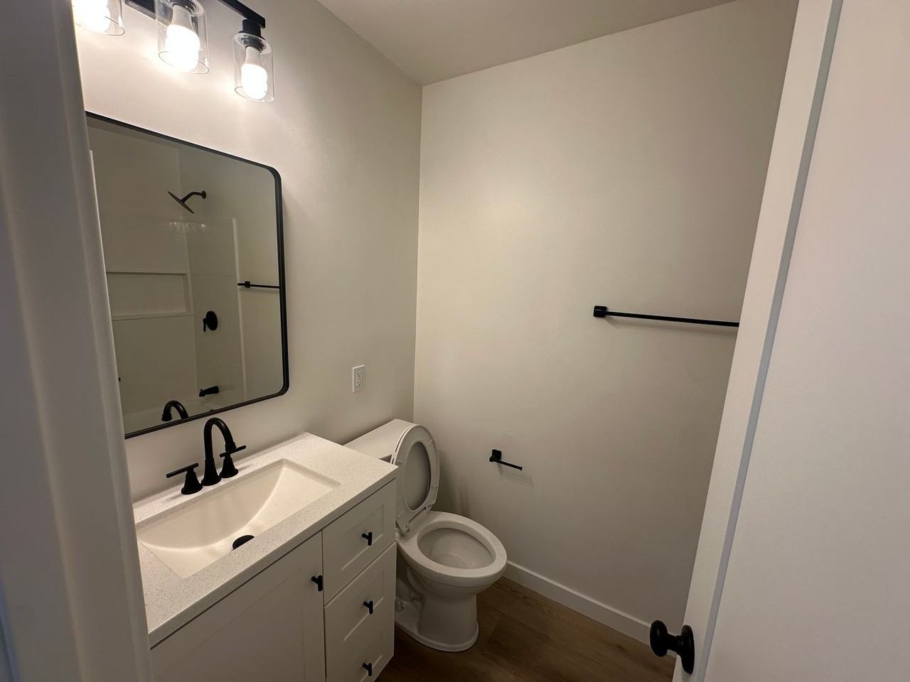 3221 Downey Ave - Photo 4 of 18
