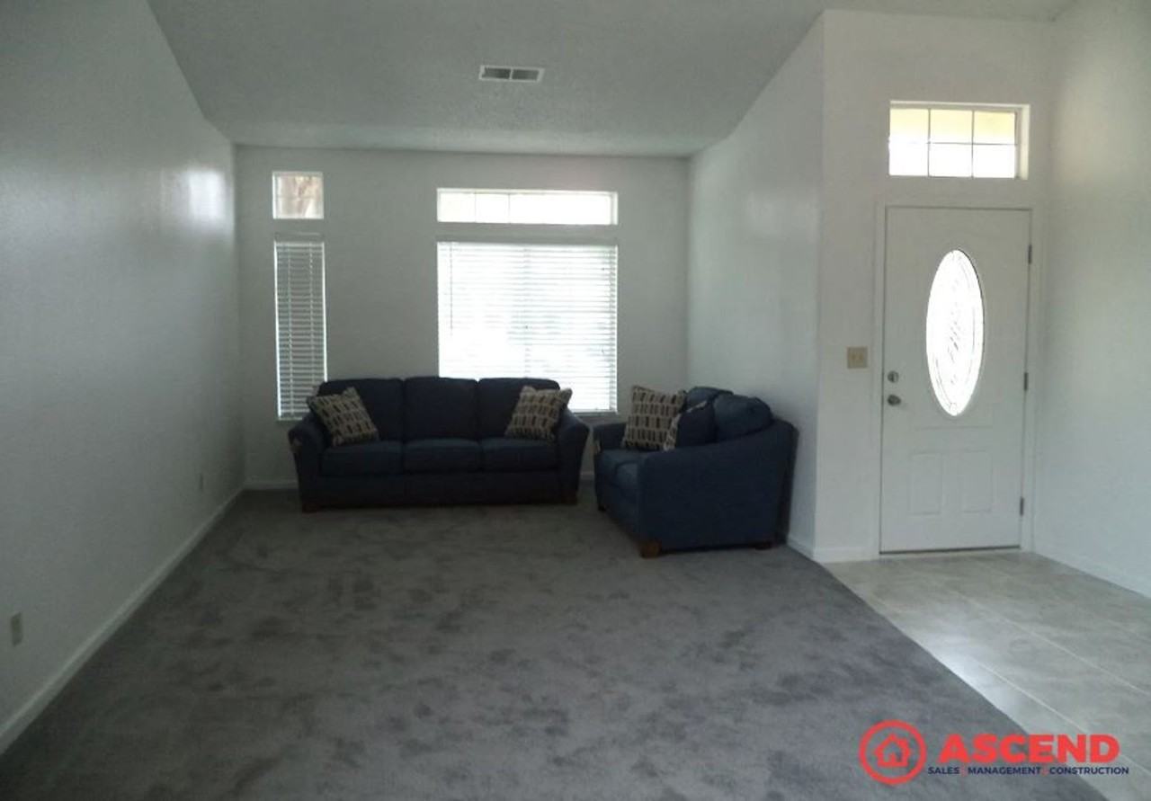 8812 Fox Creek Ct - Photo 2 of 8