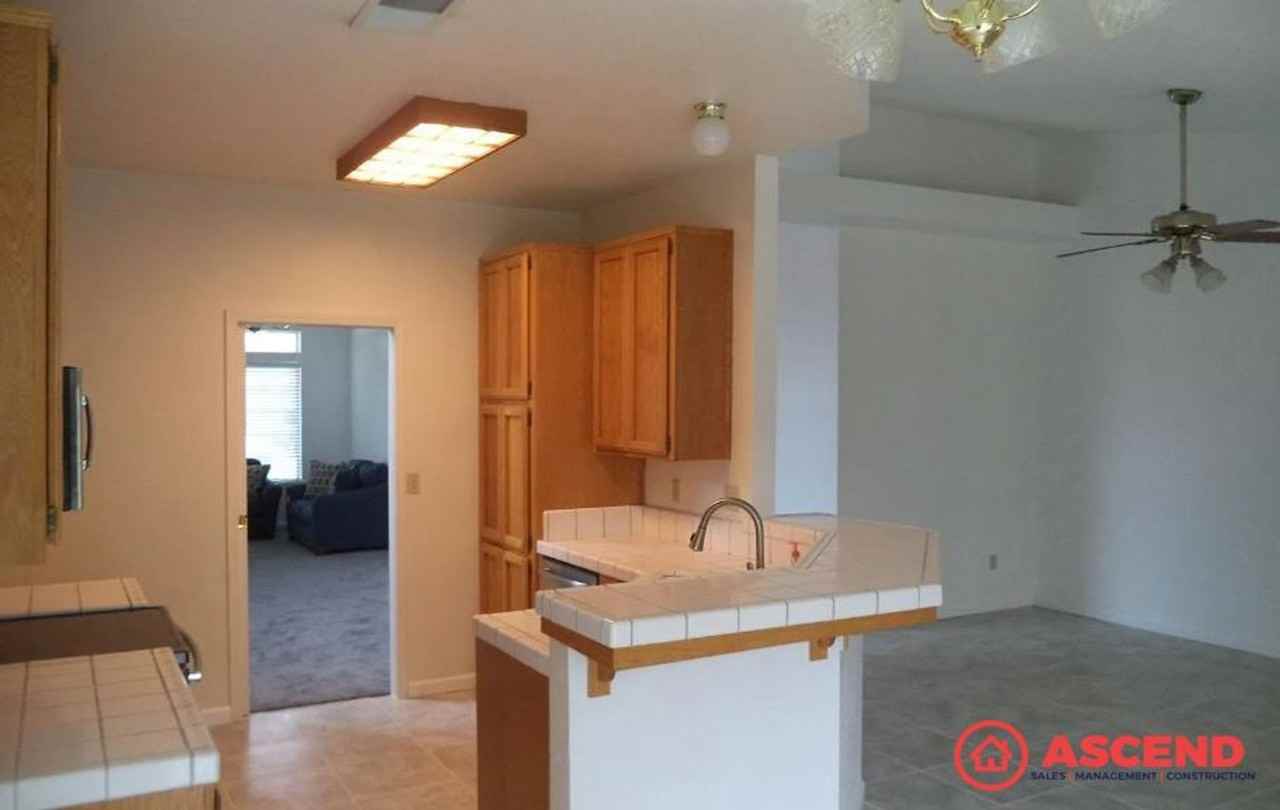 8812 Fox Creek Ct - Photo 5 of 8
