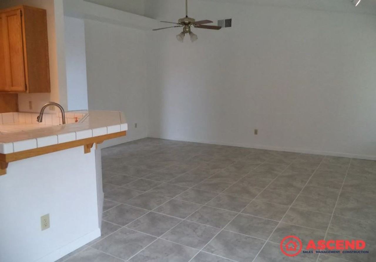 8812 Fox Creek Ct - Photo 6 of 8