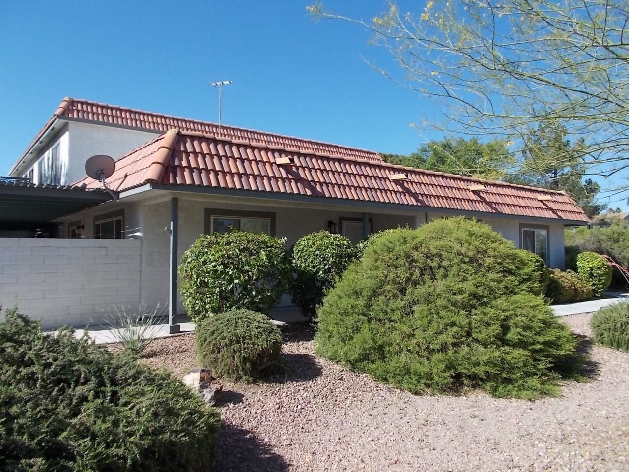 1104 Willow Tree Dr #C - Photo 2 of 21