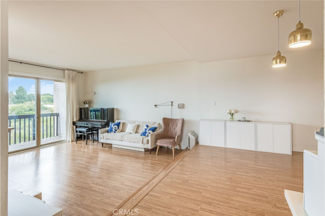 29600 Island View Dr #106 - Photo 5 of 35
