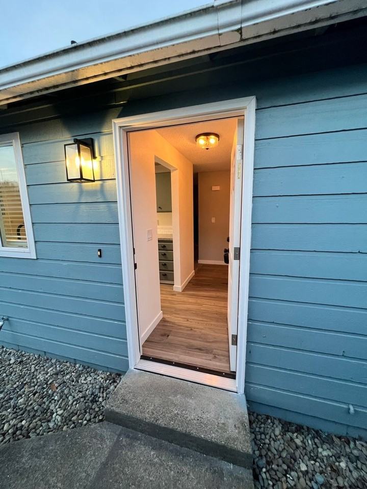 5826 Armour Loop Se - Photo 5 of 29