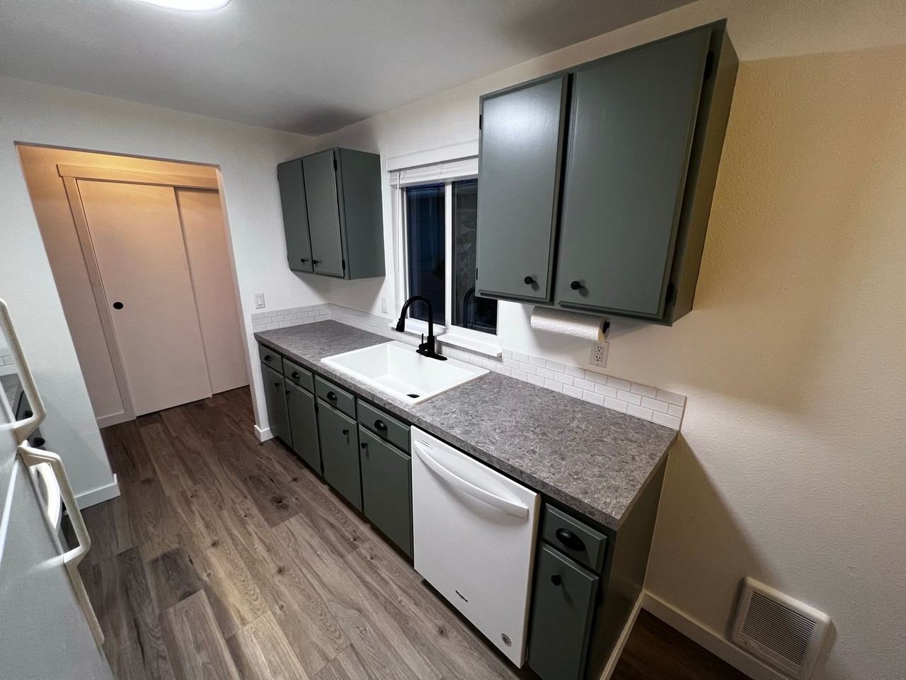 5826 Armour Loop Se - Photo 7 of 29