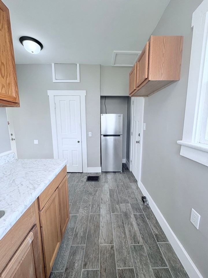 1572-1580_E_MAYNARD AVE - Photo 7 of 9