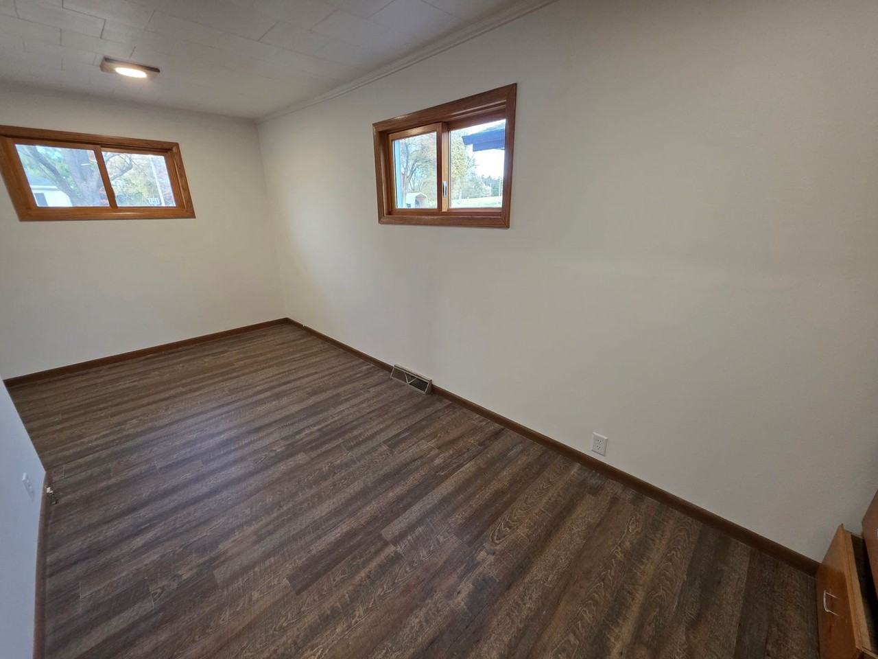 2451 Harrison St - Photo 6 of 32