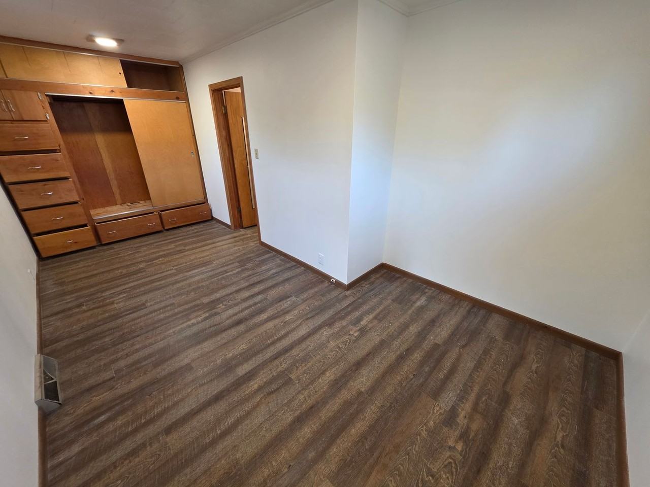 2451 Harrison St - Photo 7 of 32