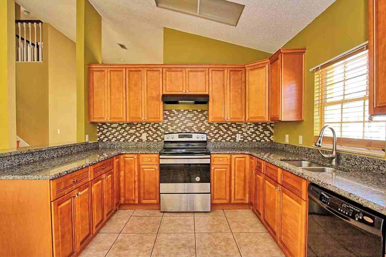 4335 Creekside Blvd - Photo 4 of 22