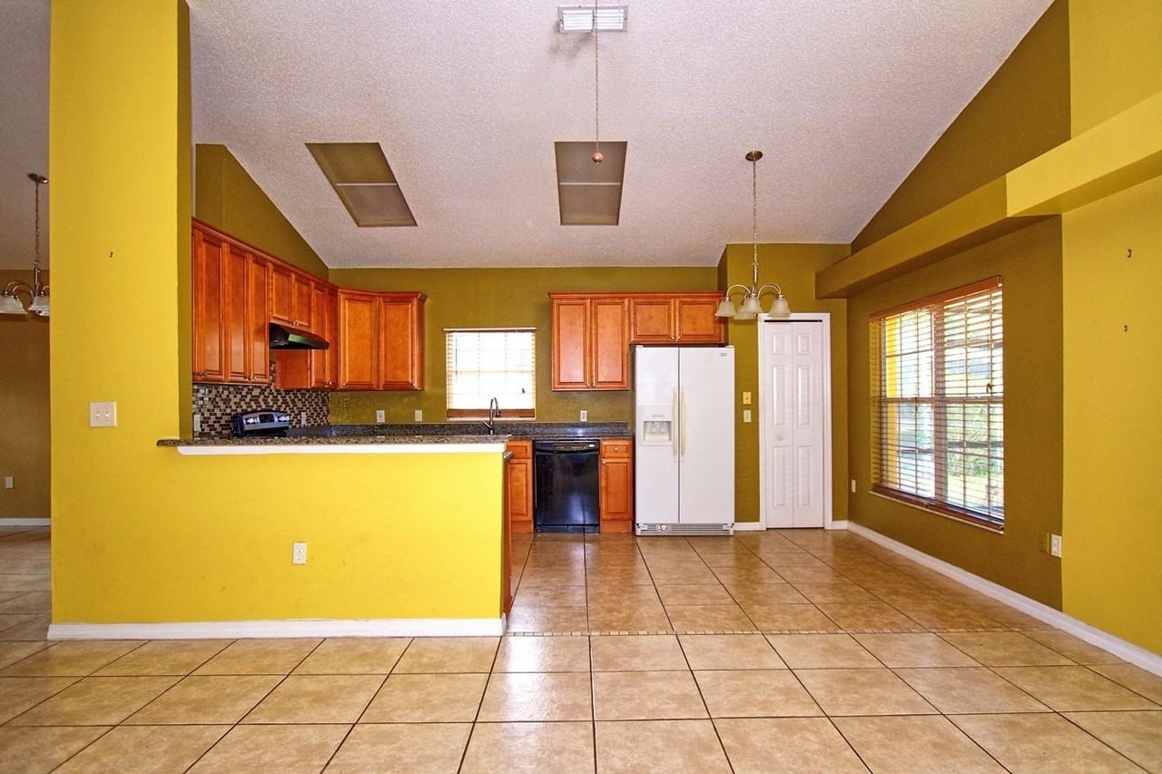 4335 Creekside Blvd - Photo 7 of 22