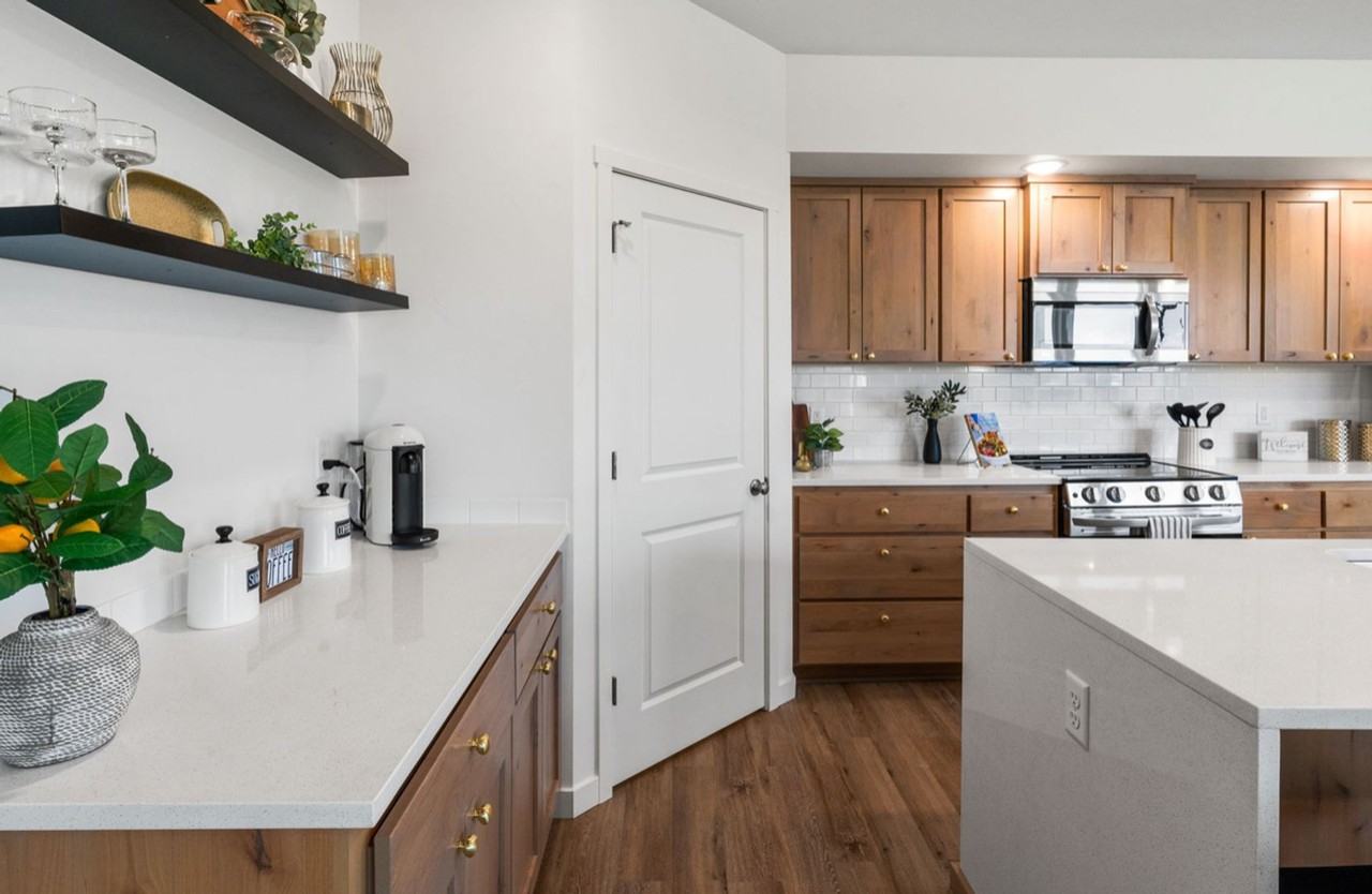 501 Lacey Ln - Photo 6 of 25