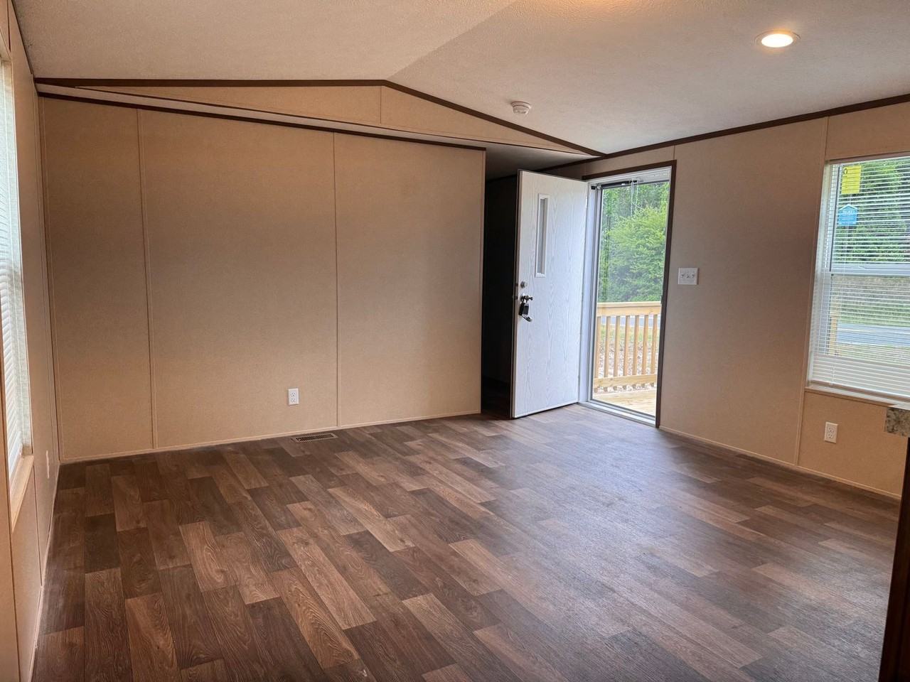 106 Harold Ln - Photo 2 of 17