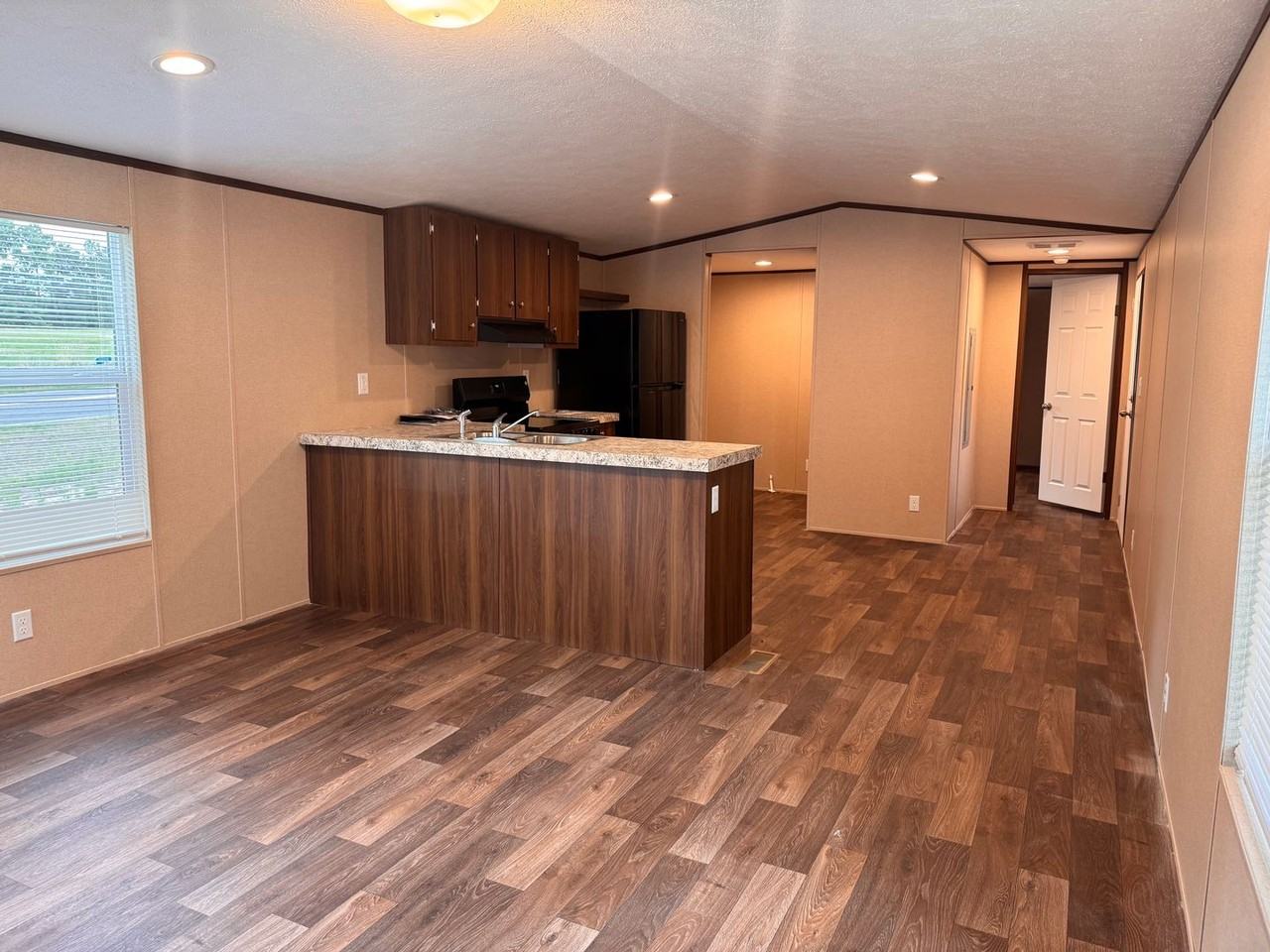 106 Harold Ln - Photo 3 of 17