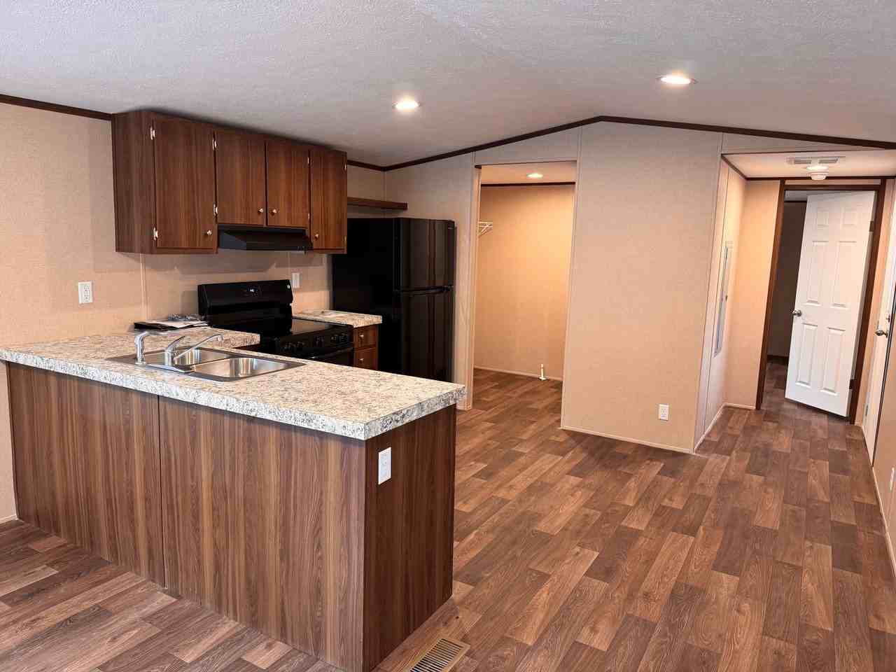 106 Harold Ln - Photo 4 of 17