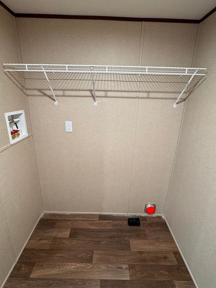 106 Harold Ln - Photo 6 of 17