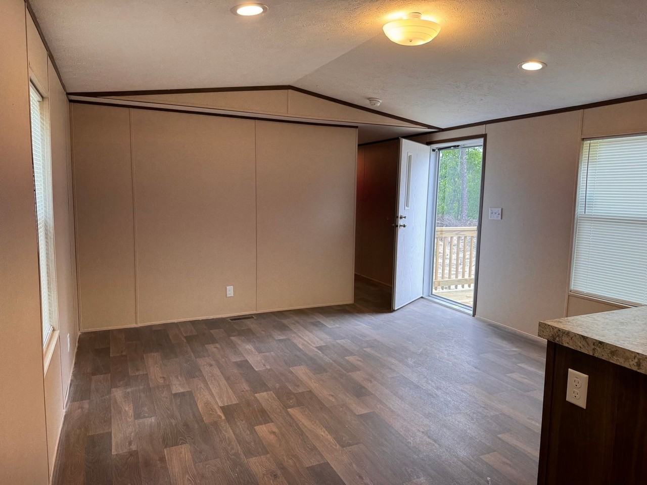 112 Harold Ln - Photo 2 of 17