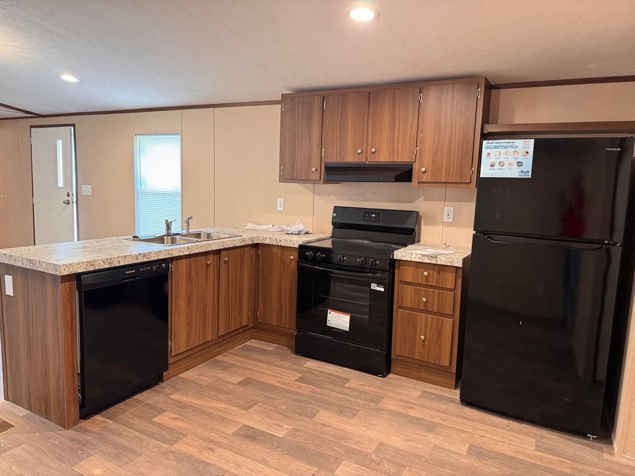 112 Harold Ln - Photo 5 of 17