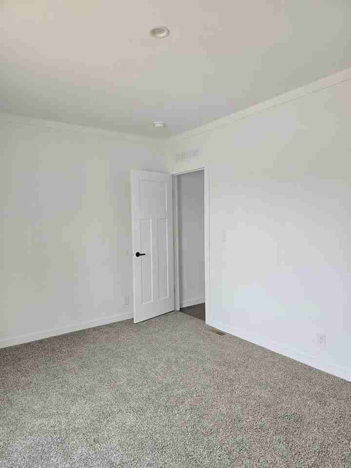 60 Yucca Cir - Photo 4 of 12
