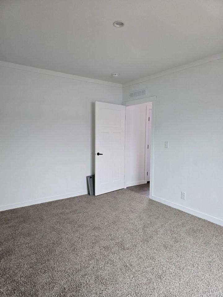 60 Yucca Cir - Photo 7 of 12