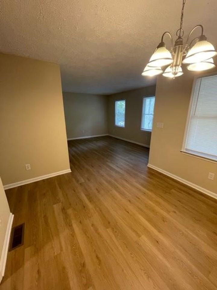 904 Glenwood Rd - Photo 3 of 6