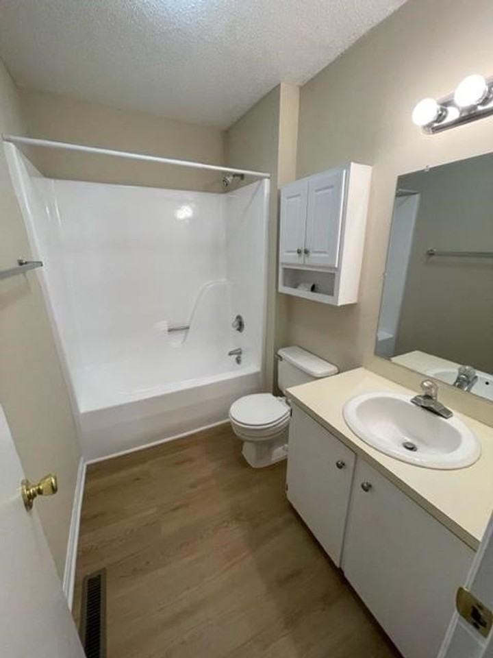 904 Glenwood Rd - Photo 5 of 6